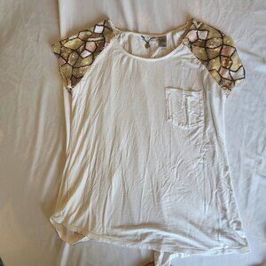 BKE Boutique cap sleeve  open back T-shirt